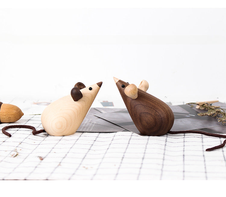 cat and mouse figurines