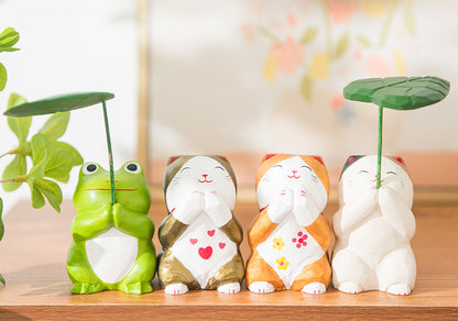 Hand-Carved Cute Frogs and Cats