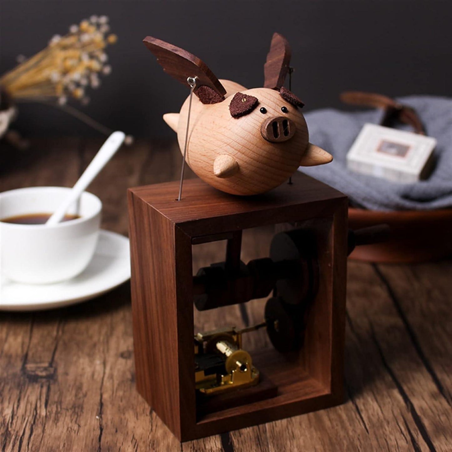 Flying Pig Hand-cranked Music Box - chicnests