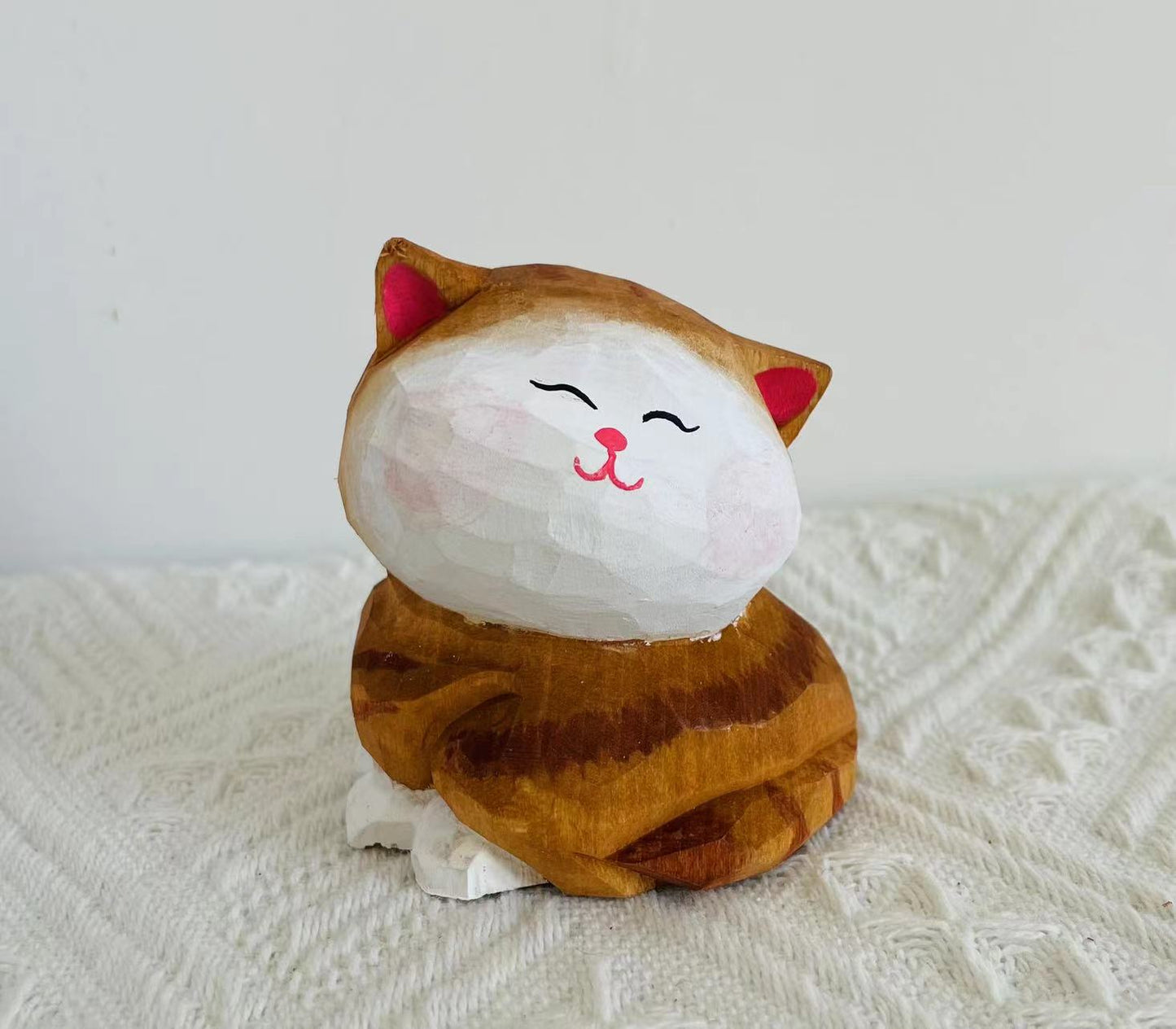 Creative hand-carved painted cat Figurine